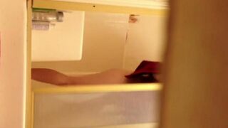 A girl has no shame and takes a shower, hidden camera filming her