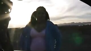 The fat woman does not mind giving everything to her point and vagina