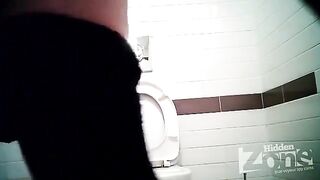 Camera in the toilet of the shop, a daring hidden setup