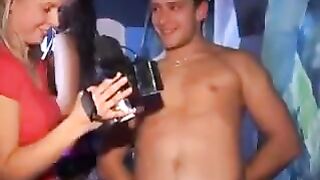 A hot home party ended up as a drunk orgy