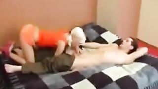 The sister could not resist and began to shake her ass