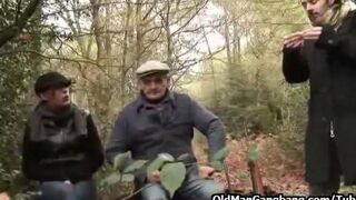 Dad and son fucked her daughter and sister in the forest