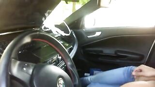 The little girl started to suck the cock in the car