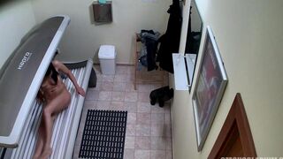 A hidden camera in a Czech solarium recorded a naked client