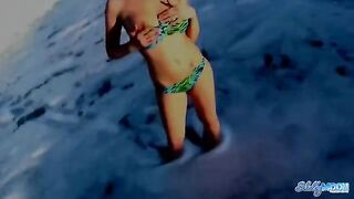 Iraqi brunette shows all her charms in this hot video