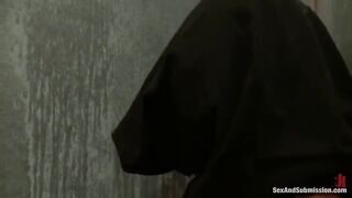 The pretty woman has sex with her boyfriend in the mouth