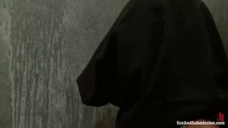 The pretty woman has sex with her boyfriend in the mouth