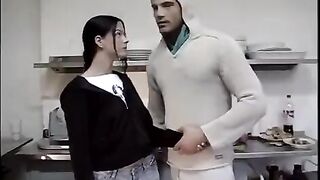 The cook deprives the young virgin in the kitchen
