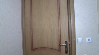 A pick-up guy fucked a Russian girl in the bedroom
