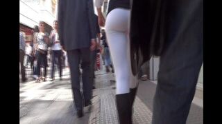 The camera man got a juicy glimpse of the Argentine ass