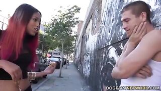 Mulatochka Nicole Apples explains the secrets of sex machine