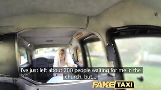 The bride changed her clothes in the car with taxi driver