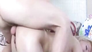 A deep anal sex with a hot mommy in her home