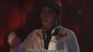 A chick got fucked in the night club right on the couch