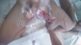 Karter Foxx gave a blowjob in the shower to me