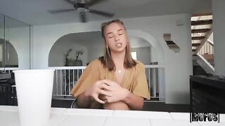 The girl made a blowjob in the car, it went too far
