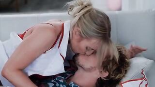 Nurses who squat and bring sperm at night have orgasms