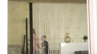 A man has sex with two girls at the same time, it is awesome