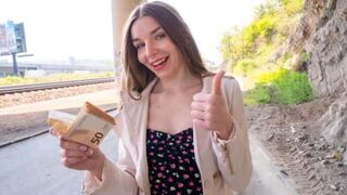 I fucked a naive girl in the yard for money