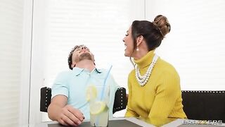 Suburban woman with a great body would like to have sex all the time