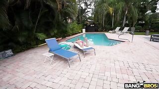 You can't do this, you're my mom! Unforgettable scene by the pool!
