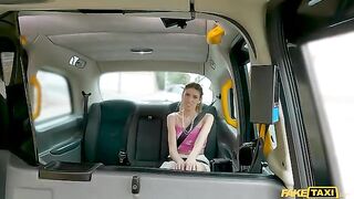 A guy pushed cock into the girl in the car and fucked her hard