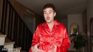 Gal Ritchie is a naughty elf who spreads her legs to save Christmas in HD