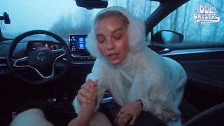 College girl gets fucked by stranger in a car