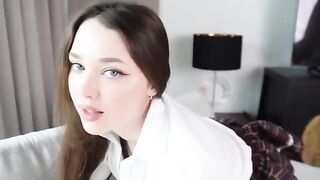 Babe agreed to have sex with a guy for 200 sekks