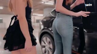 Can the hood hold two cute 18-yr-olds?
