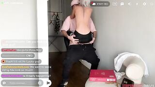 The pizza delivery guy oiled and fucked Eva Elfie’s wet pussy in a steamy stream