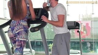 A guy hooked a girl and fucked her in the gym, just like in the movies