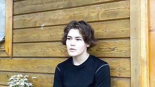 Which of us is the log? A funny behind-the-scenes moment with a flower crown