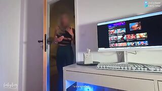 Girl tries to imitate blowjob from a porn movie