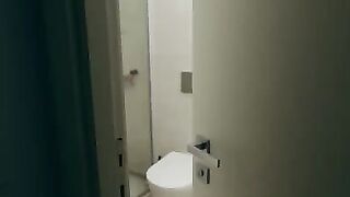 A stepmom got her pussy filled with cum by accident in a steamy scenario