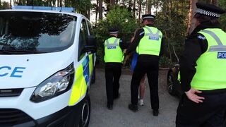 A policeman arrested a girl for indecent exposure, but she gave him a blowjob