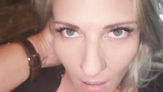 The hot blonde MILF stevie coxx squirts like a pro