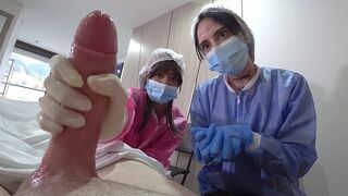 Nurses check the strength of the member at any cost in a public place