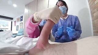 Nurses check the strength of the member at any cost in a public place
